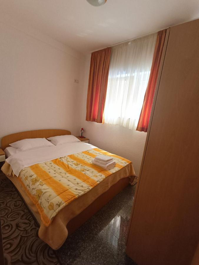Apartmani Centar Стариград-Пакленица Екстериор снимка