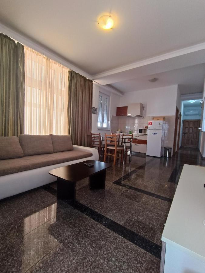 Apartmani Centar Стариград-Пакленица Екстериор снимка